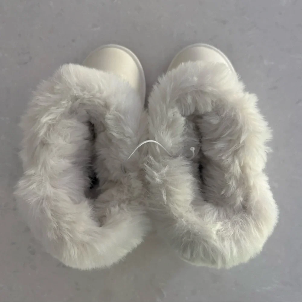 Gymboree Girls Faux Fir Ankle Boots, Size 3